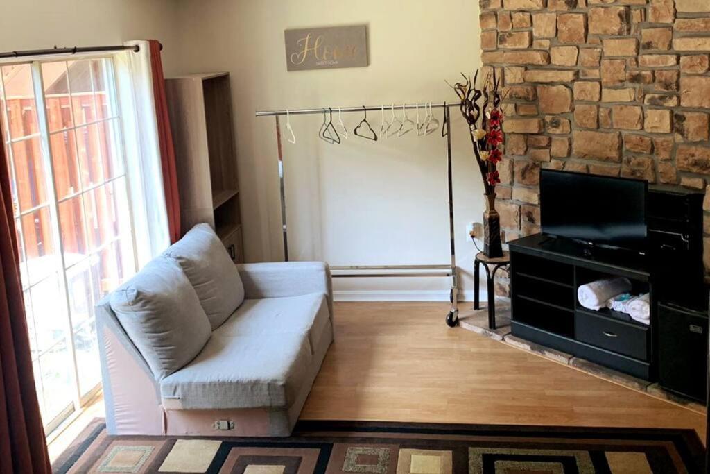 Modern Comfort Stays Alexandria Exterior foto
